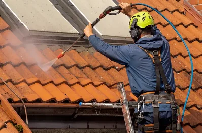 Démoussage et hydrofuge de toiture à Courcelles-le-Comte