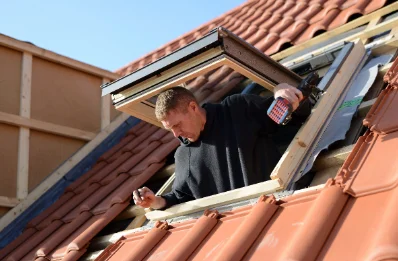 Pose de fenêtres de toit Velux à Courcelles-le-Comte